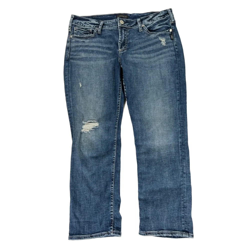 Silver Jeans Women's Medium Wash Elyse Capri Distressed Denim Jeans - 32